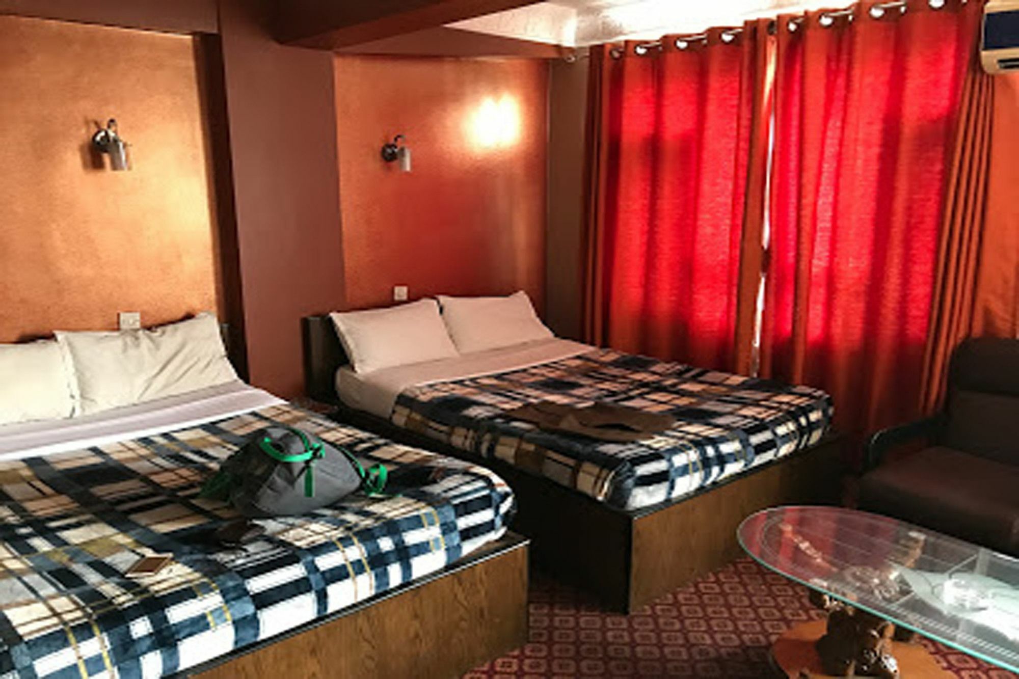 Tirupati Holiday Inn Катманду Екстер'єр фото